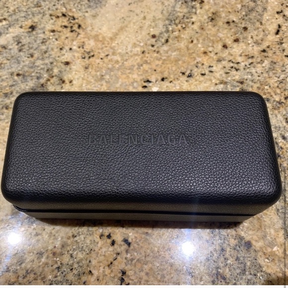 Balenciaga Sunglasses - Picture 2 of 4